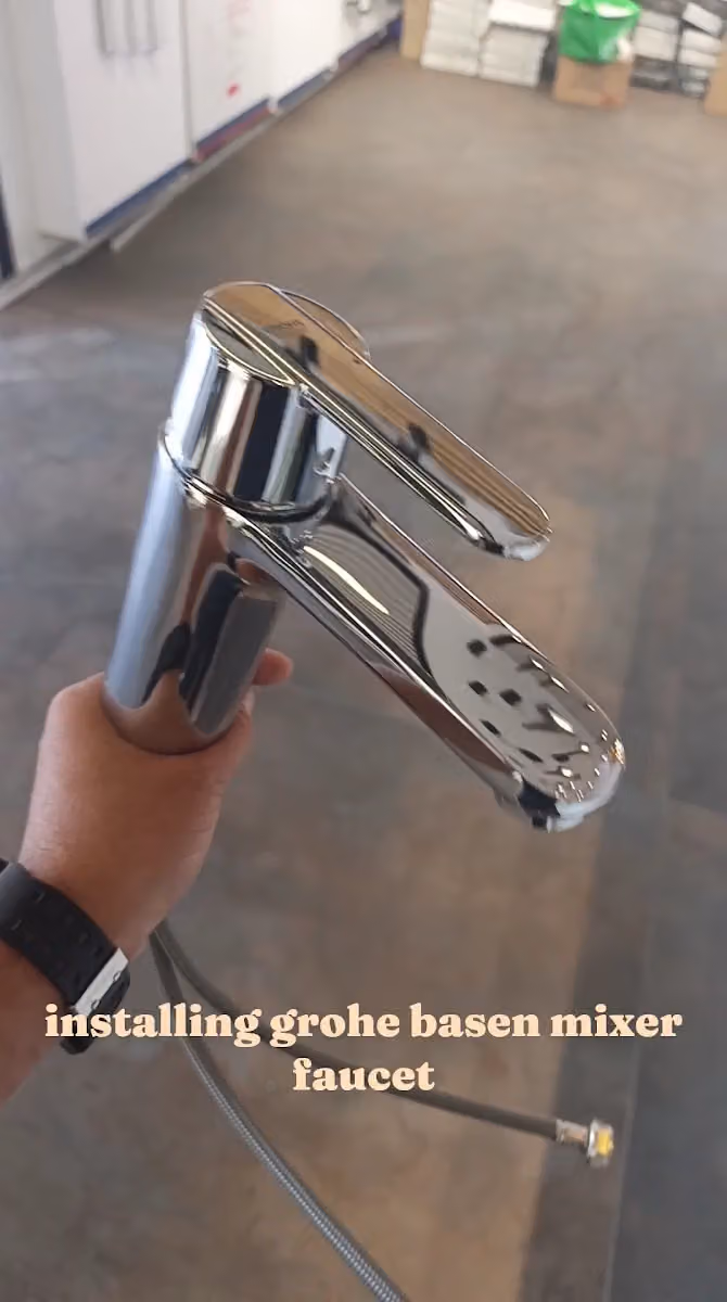 للسباكة والكهرباء