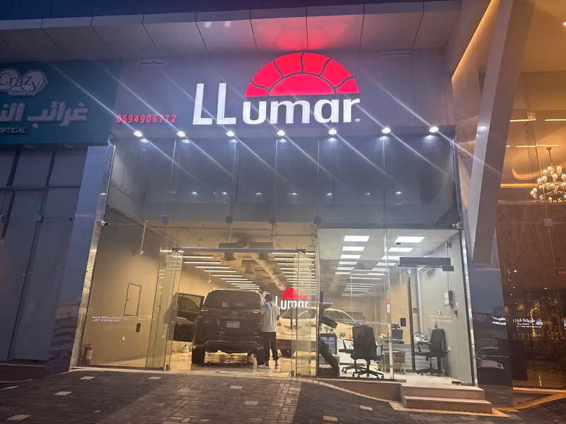 LLumar