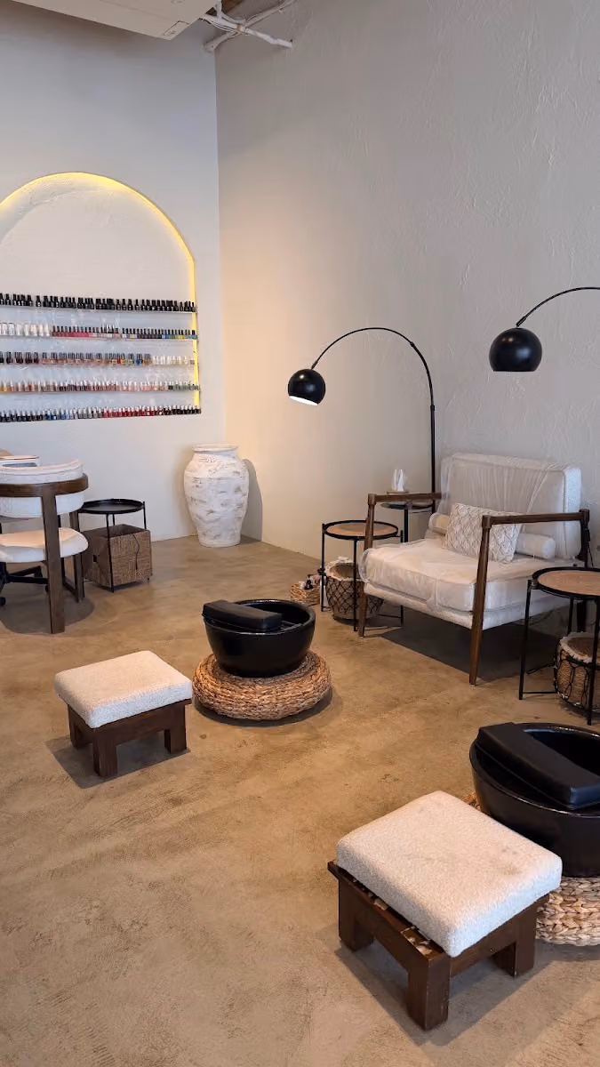 Lolia nail spa ( العارض )
