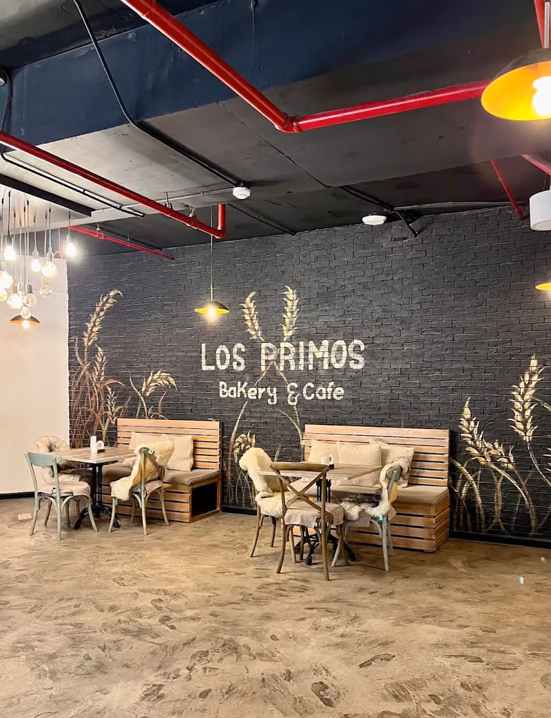 Los Primos Bakery & Cafe