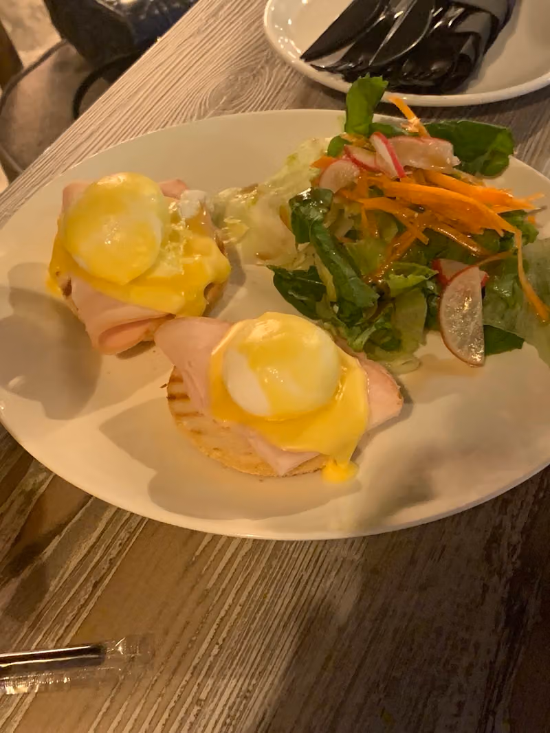 Los Primos Bakery & Cafe