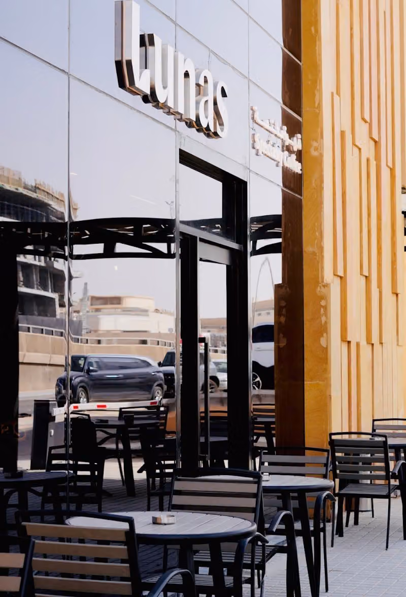 Lunas cafe