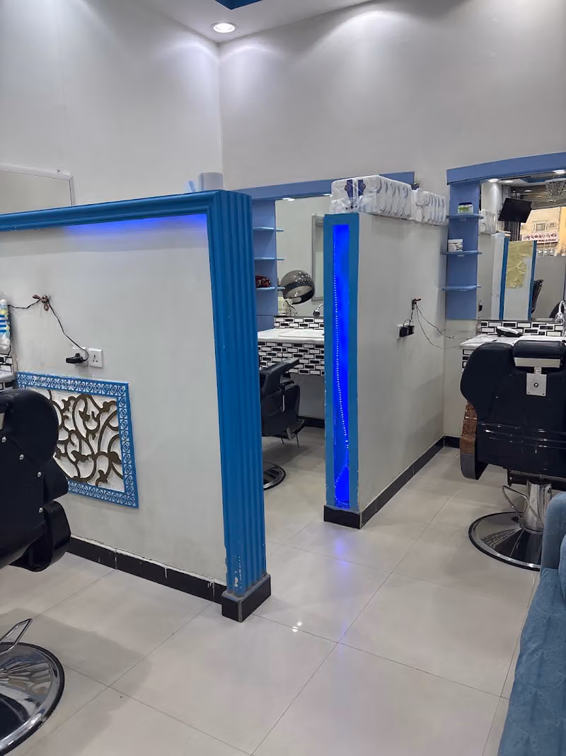 LUXURY BARBER HAIR SALOON