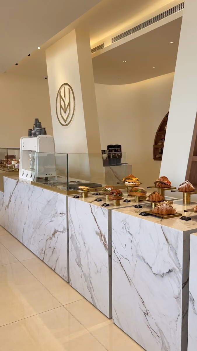 لوبين بيكري • Le pain bakery