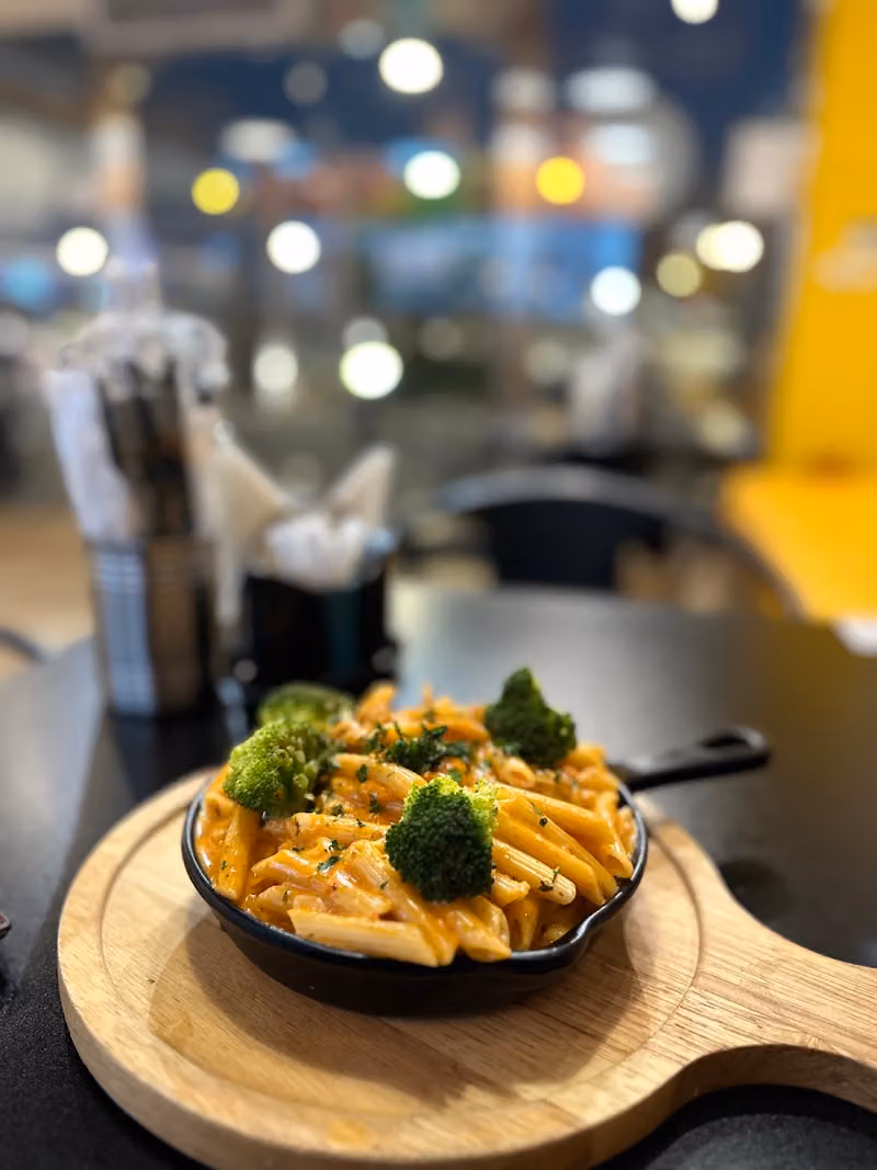 MAC N CHEESE