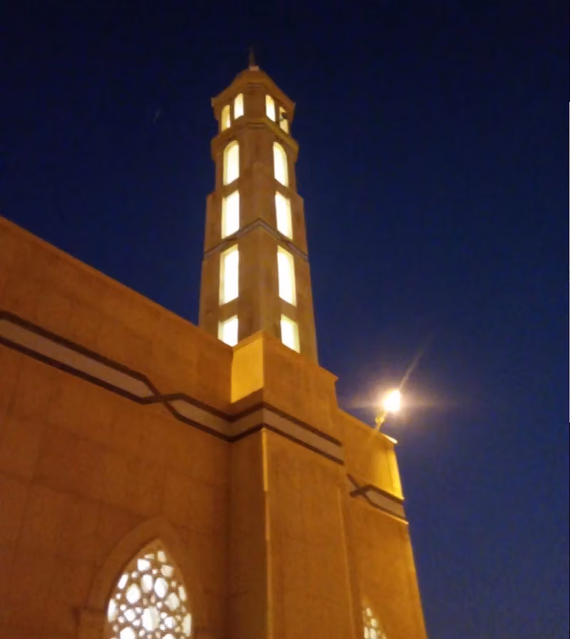 مأذون شرعي لعقود الأنكحة الدكتور عبد الله العوير