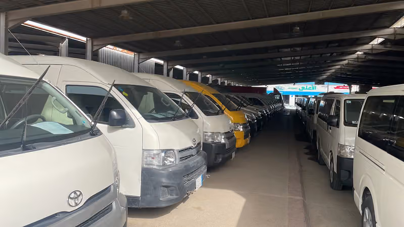 معرض ابو عمر Used toyota van showroom