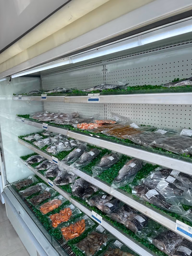 معرض سمك فرع اشبيليا