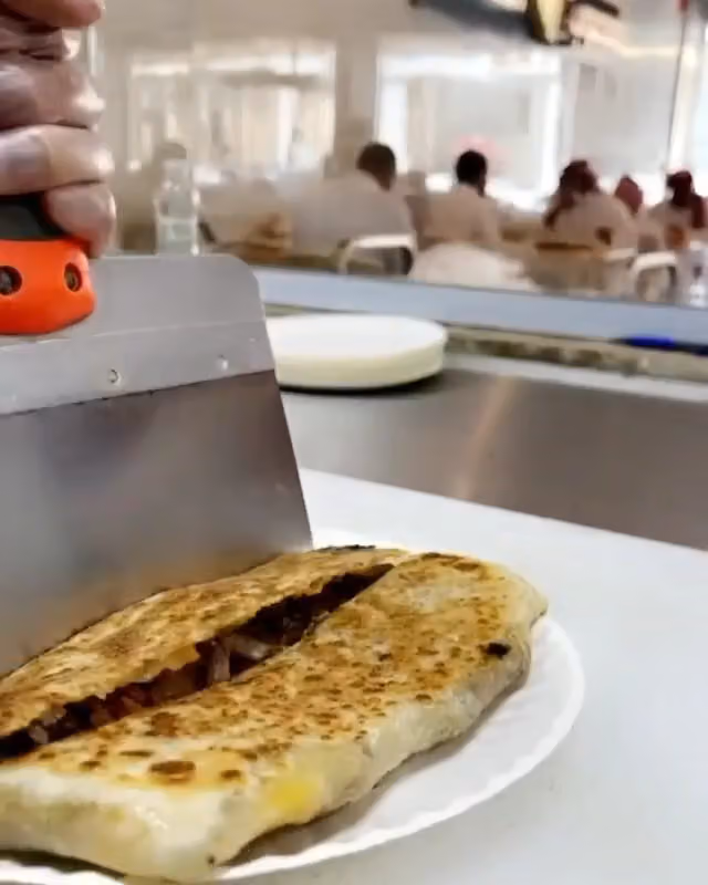 معصوب العاصمة‎