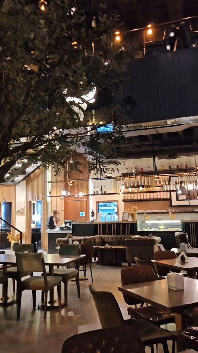 ماتادور كافي ولونج Matador Cafe & Lounge