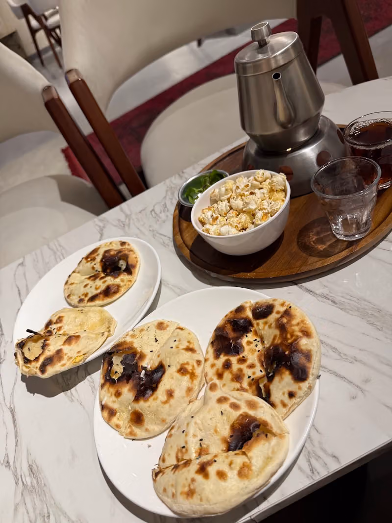 معين | قهوة وشاي ومخبوزات