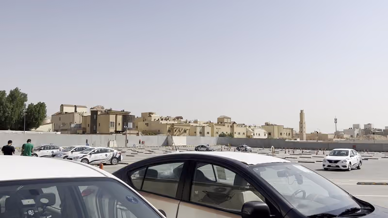 مدرسة تعليم قيادة السيارات بجنوب الرياض