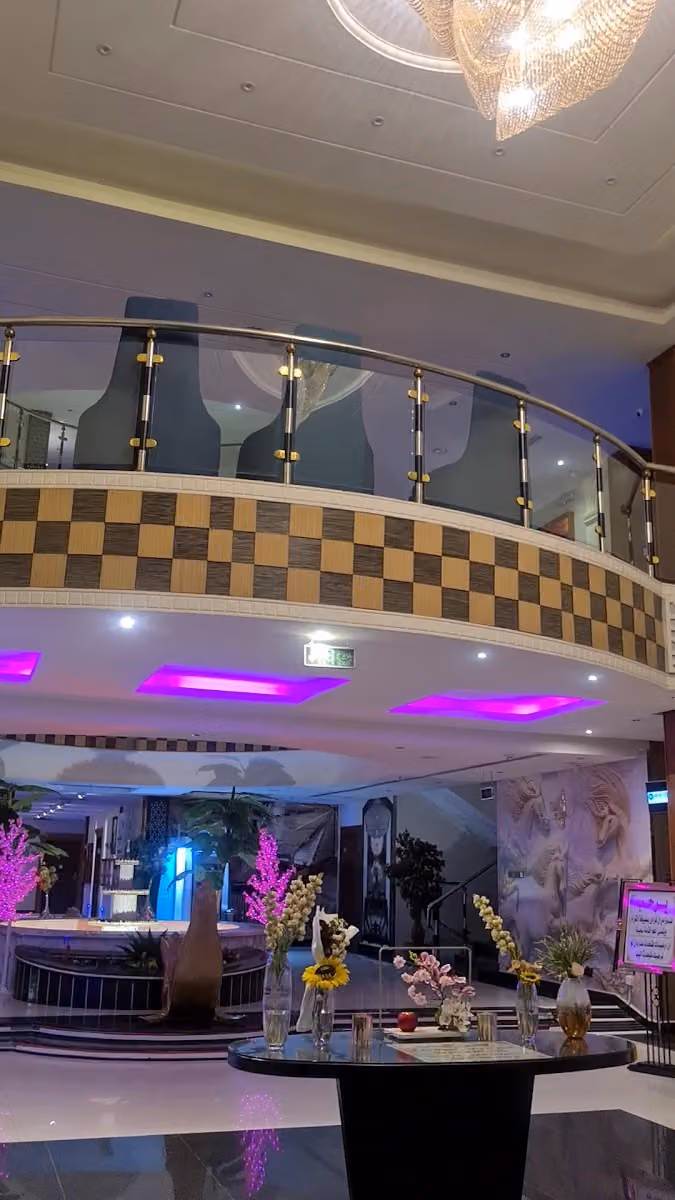 فندق ميرال كراون