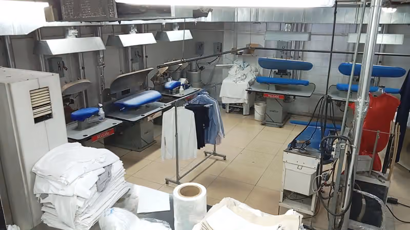 مغسلة غسيل وكي Wash and press Laundry