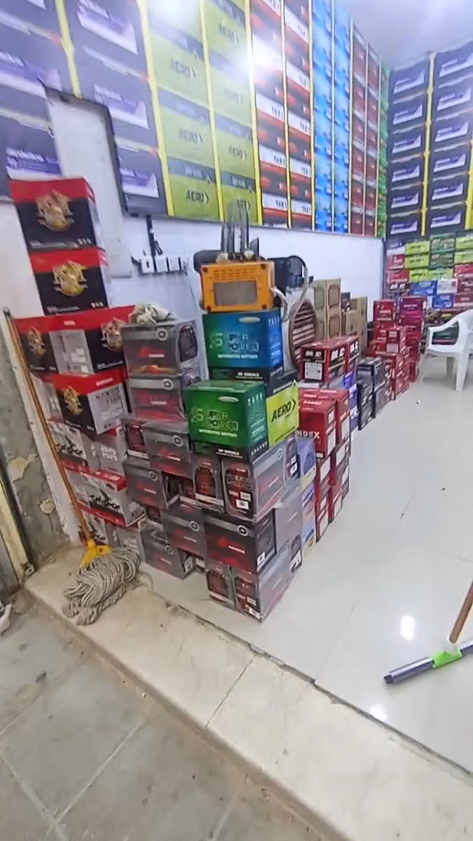 محل بطاريات السيارات