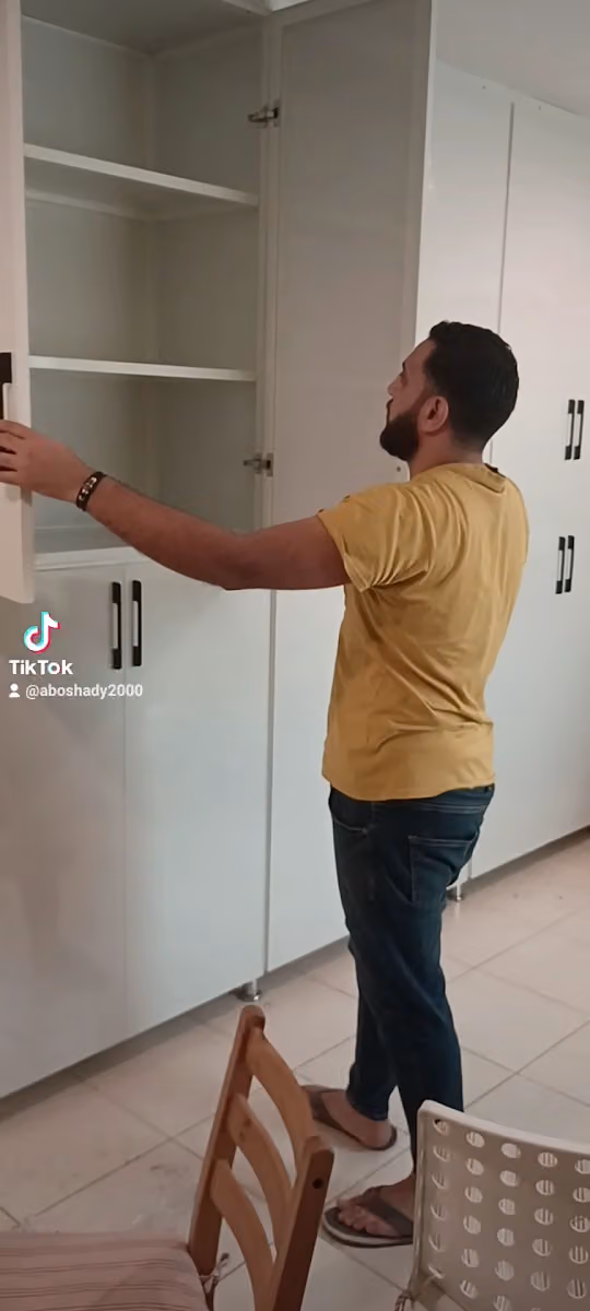 محل للالمنيوم والزجاج