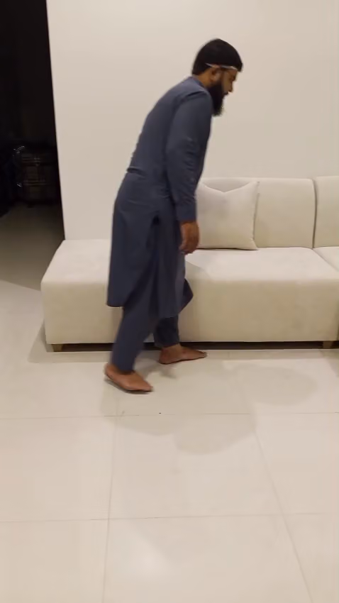 محل تنجيــد كنب وتفصيل ستائر ومجالس