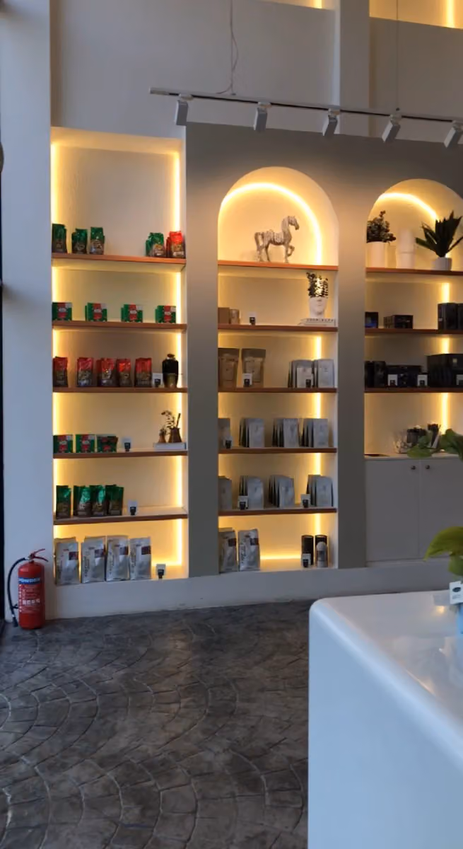 محمصة ومقهى الركوة الذهبية Golden Pot Cafe & Roastery