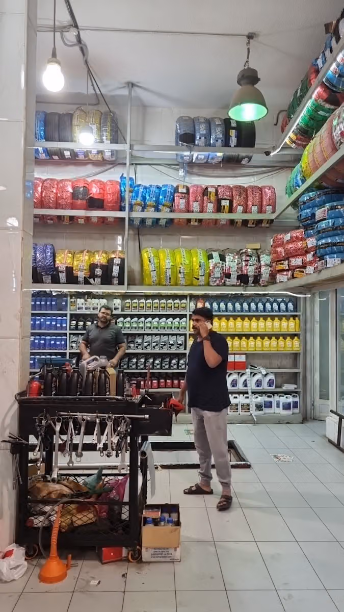محطة الاتوز غيار زيت سيارات و كفرات و بطاريات