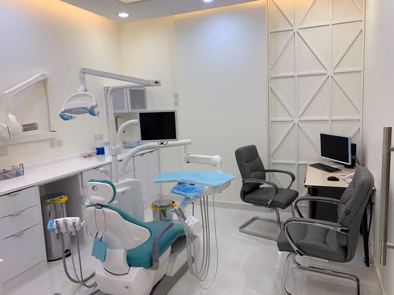 مجمع عيادات السفير لطب الاسنان