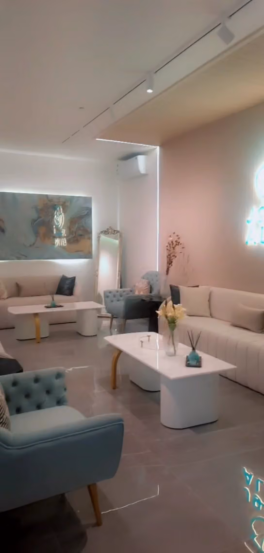 مجمع عيادات الور الطبي حي التعاون Allure Clinics At Taawun