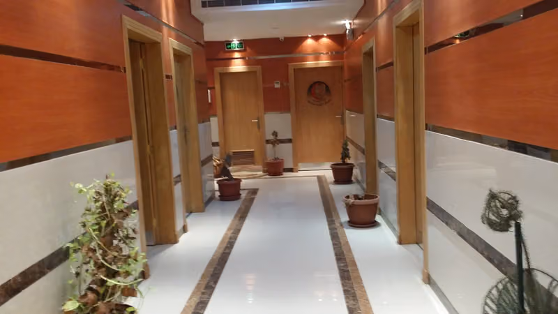 مجمع بريق الابتسامة لطب وتقويم الأسنان - جلدية - ليزر - تجميل