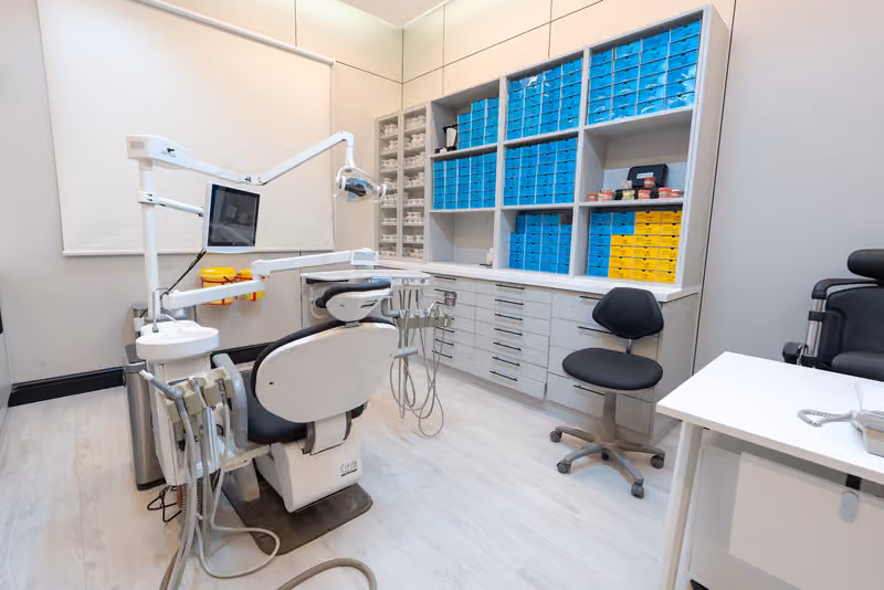 مجمع نهج الطبي للأسنان والجلدية والتجميل