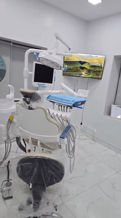 مجمع واحة الابتسامة لطب الأسنان وجراحة التجميل