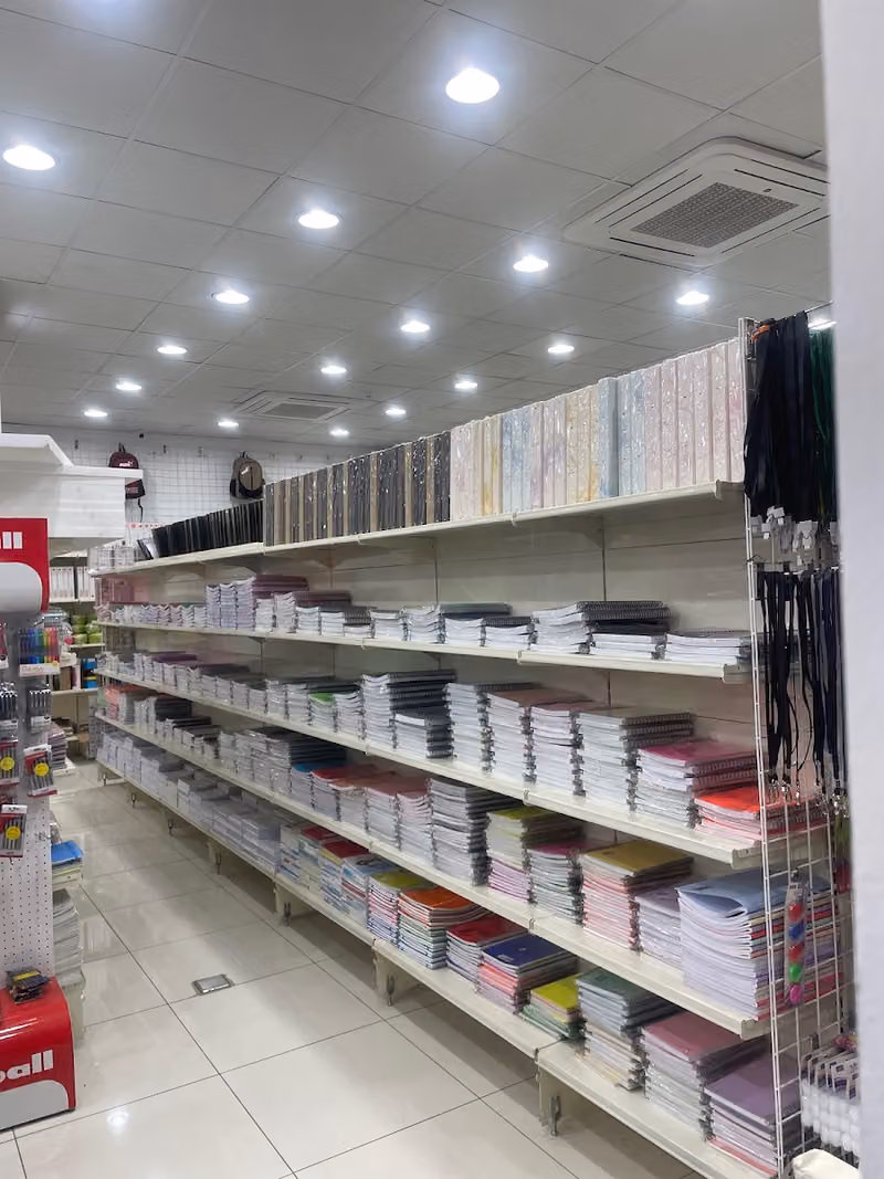 مكتبة مقلمة الطالب