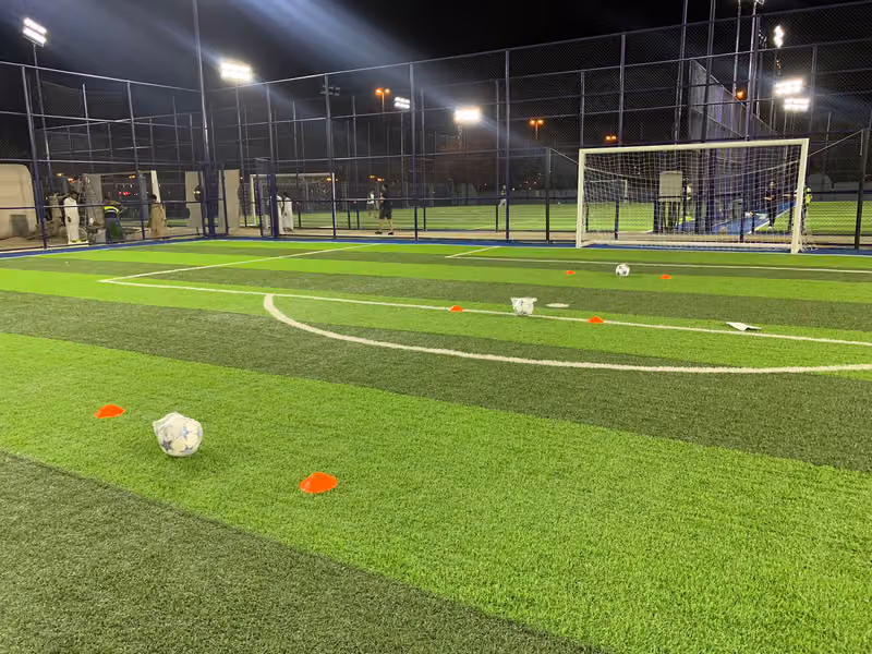 ملاعب الرواد للتأجير بالساعة