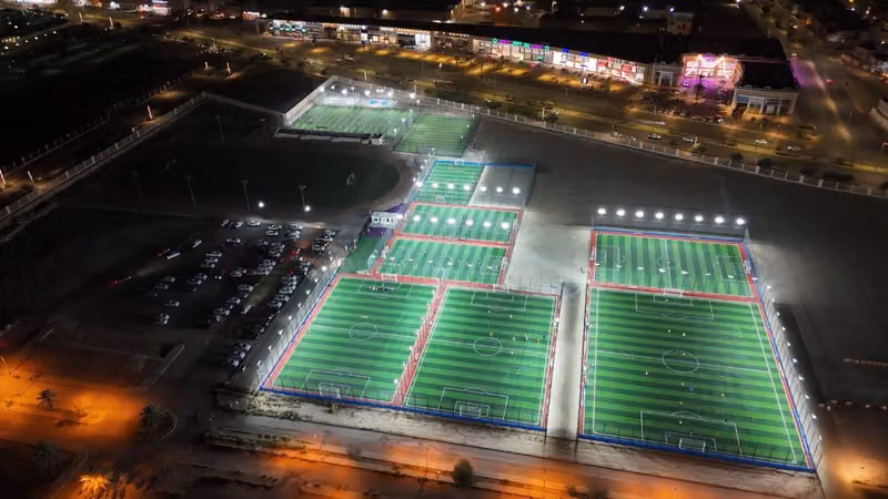 ملاعب كرة قدم وبادل ون تو النهضة