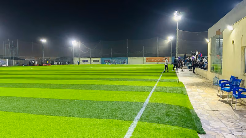 ملاعب مدرسة أسيست لتعليم كرة القدم