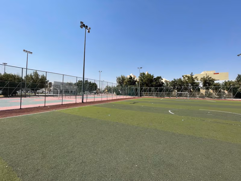 ملاعب وحديقة النسيم