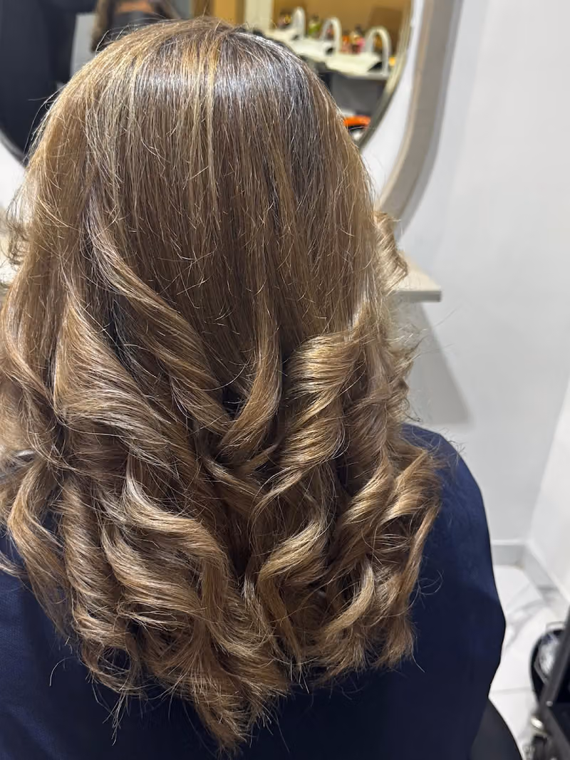 Mnoosh Beauty Salon&Spa صالون منوش للتزيين النسائي