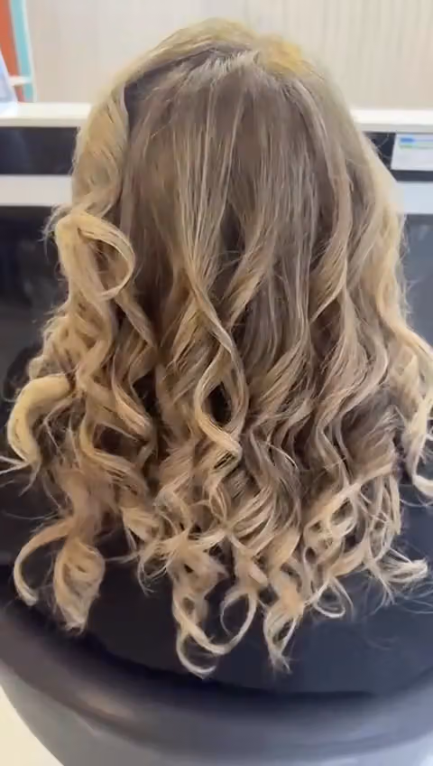 Mnoosh Beauty Salon&Spa صالون منوش للتزيين النسائي