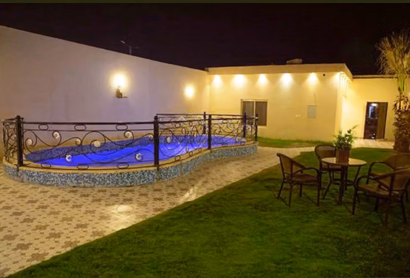 منتجعات اي بي الفندقية