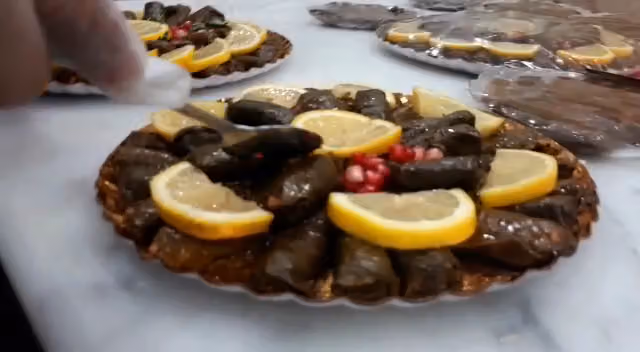 منتو ويغمش أكلات النيازي الرمال