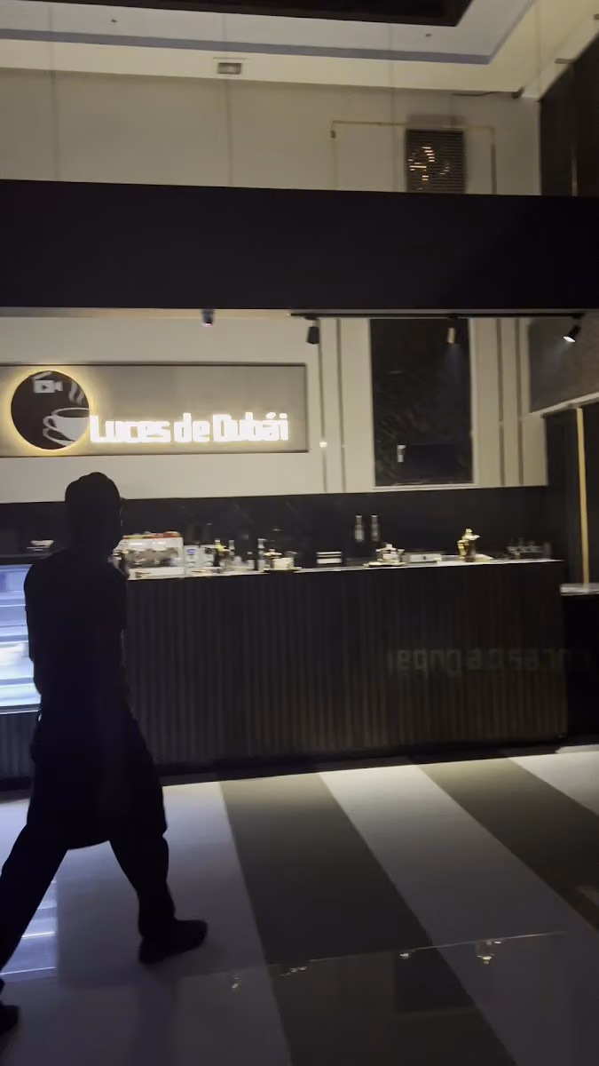 مقهى اضواء دبي | Luces de Dubai