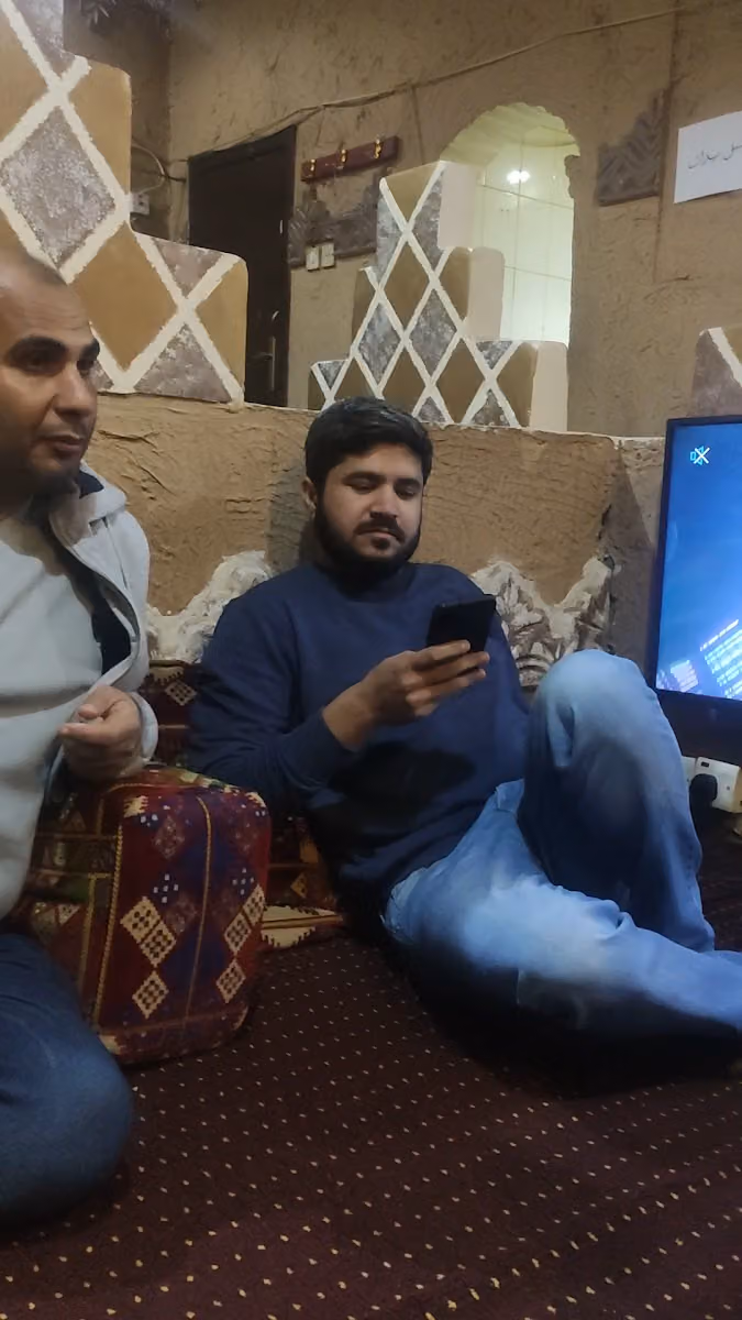 مقهى الدلة المثلوثةللقهوه العربيه