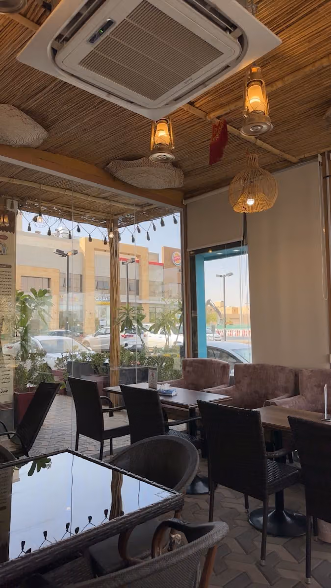 مقهى الديرة