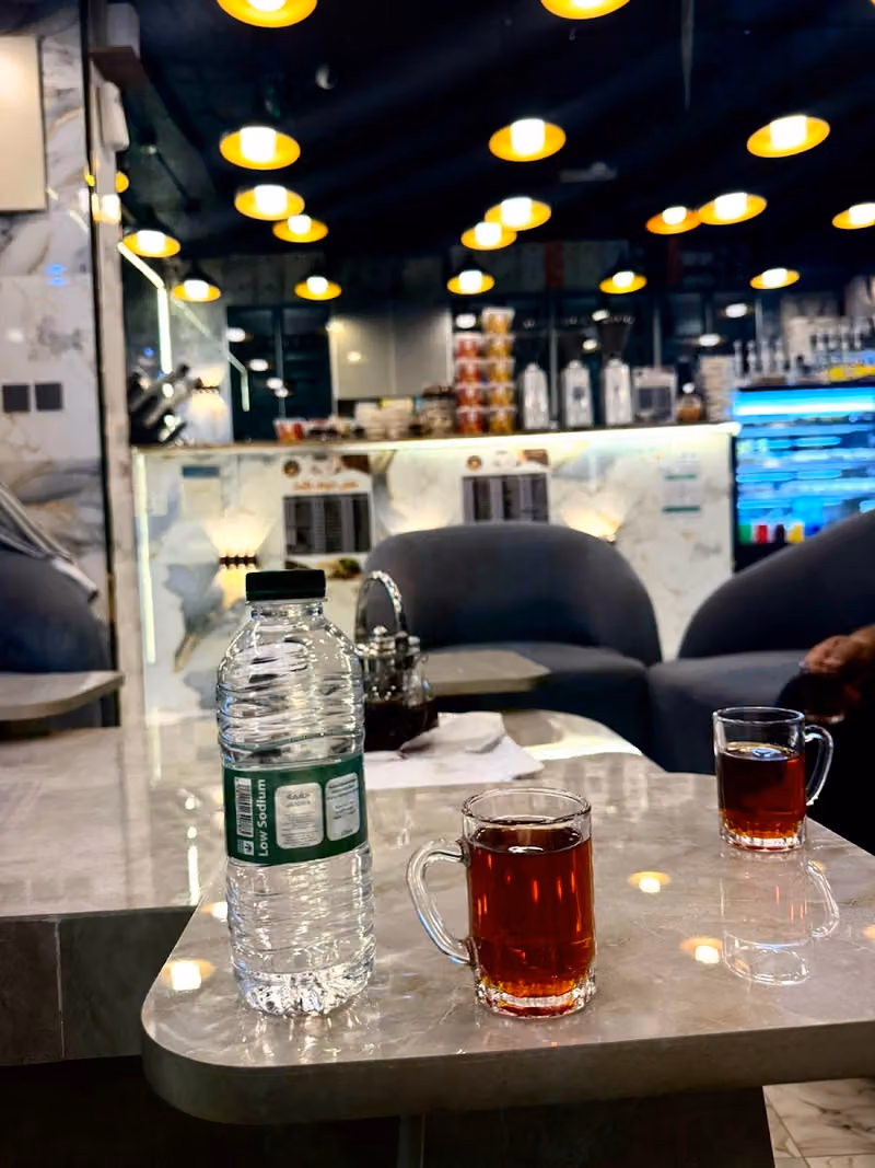 مقهى أطياف الأنوآر