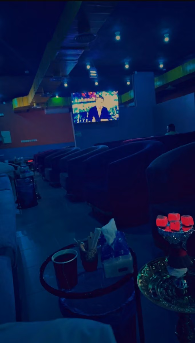 مقهى لوز تفاحتين شيشه لاونج