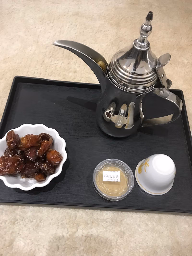 مقهى نخالة الشاي لتقديم المشروبات