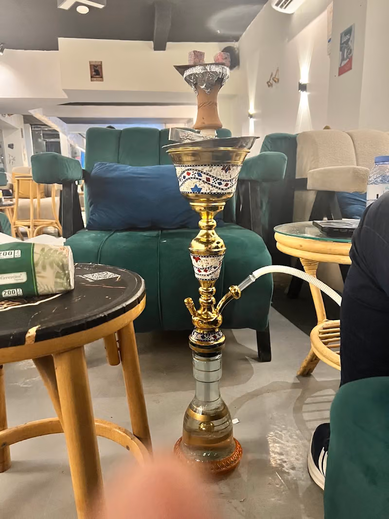 مقهى نقطة هدوء