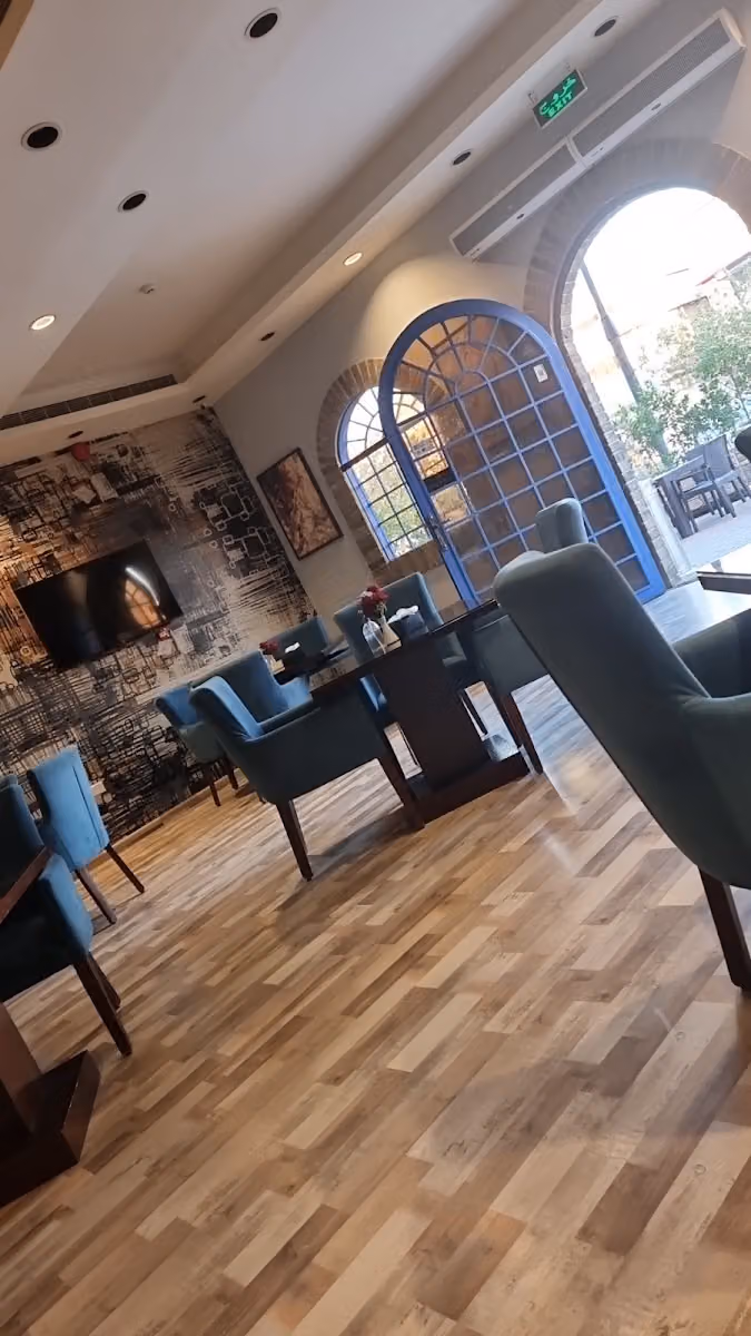 مقهى ساعة المساء
