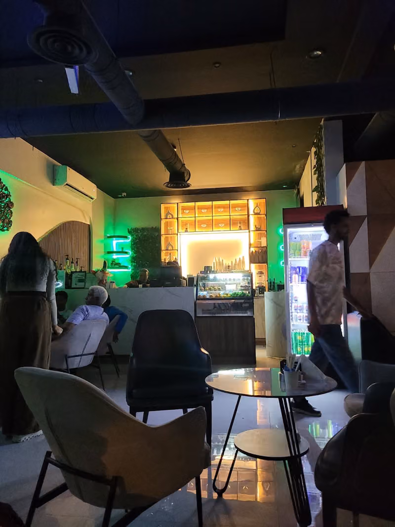 مقهى تكيه و مذاق