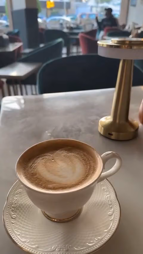 مقهى و لاونج موعد الليل رنديفو