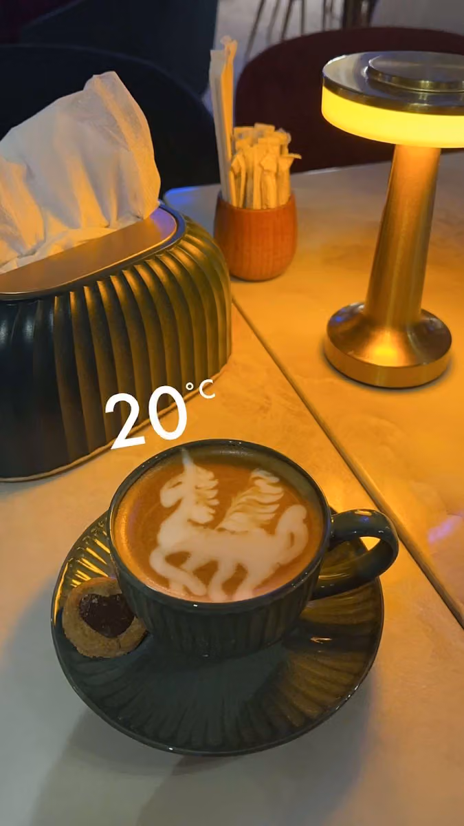 مقهى و لاونج موعد الليل رنديفو