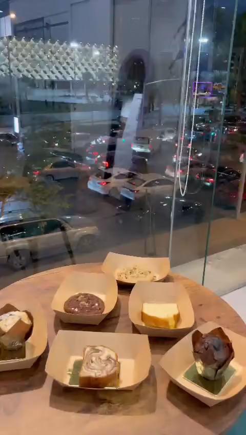 مقهى وهج اللون Whj Allon Cafe