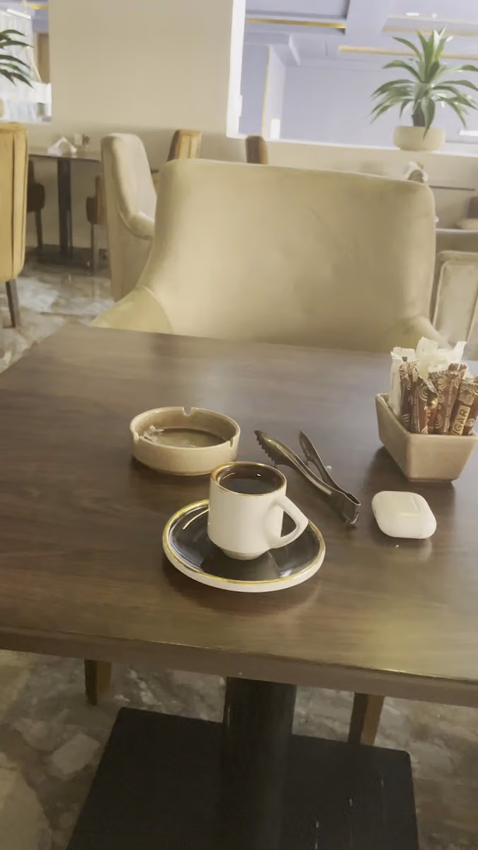 مقهى ولاونج لومار